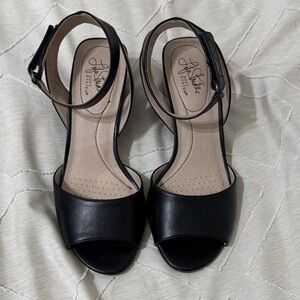 Life Stride Black Open-Toe Heels